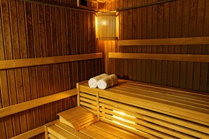 Hot stone massages, deep-tissue massages, manicures and pedicures - Tourist Hotel (Kyiv)