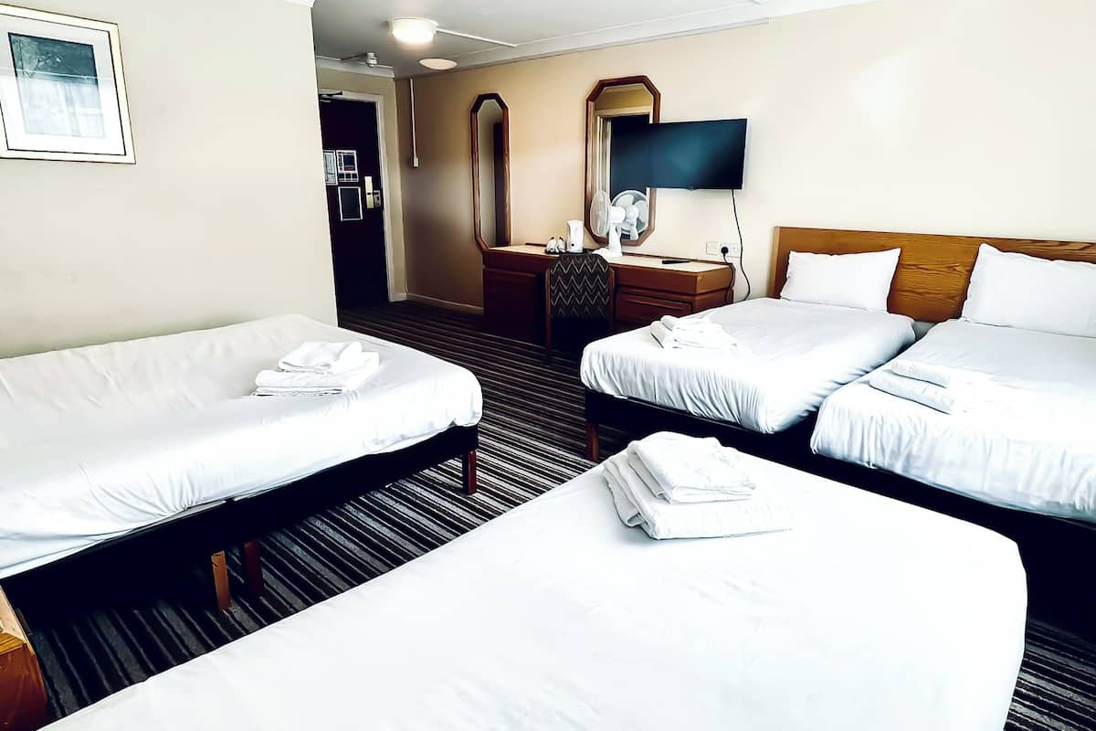 family room sleeps 4 | in-room safe, desk, free wifi, bed sheets