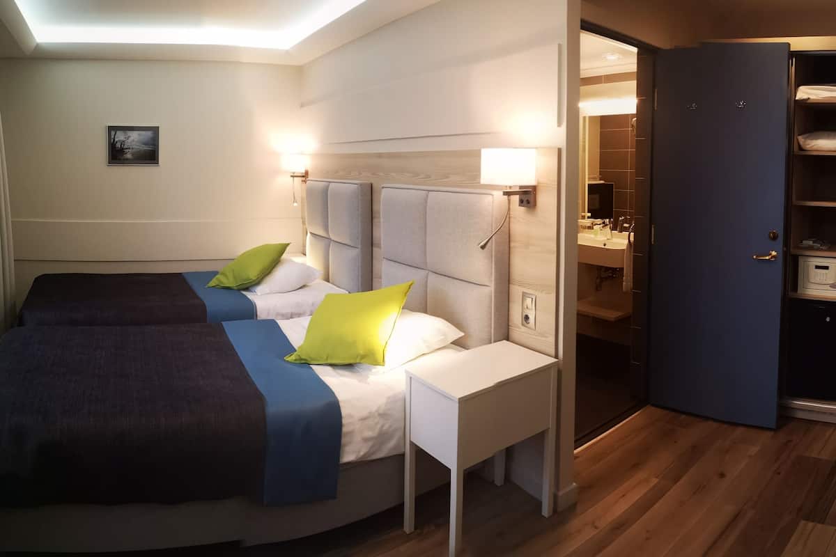 minibar, in-room safe, desk, iron/ironing board