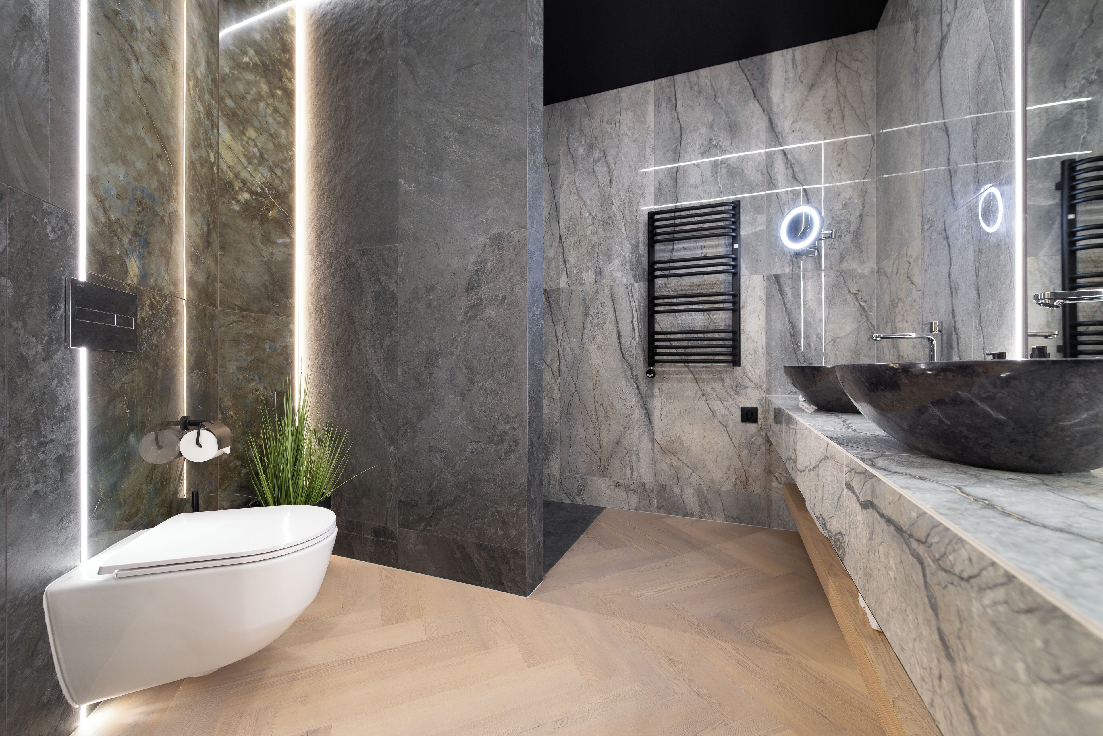 penthouse suite | bathroom | free toiletries, hair dryer, towels