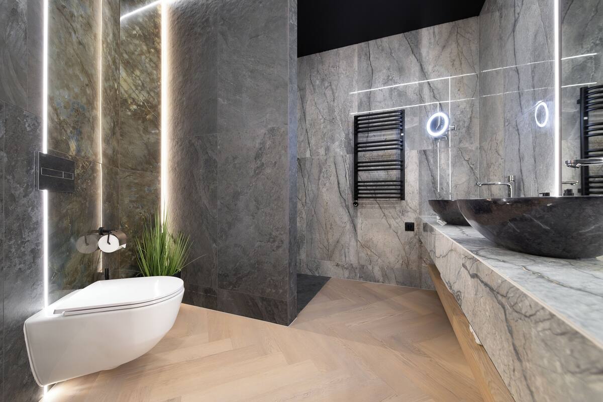 penthouse suite | bathroom | free toiletries, hair dryer, towels