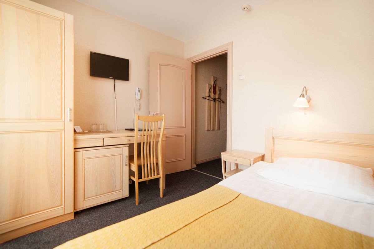 Habitación individual | Minibar, escritorio, wifi gratis y ropa de cama