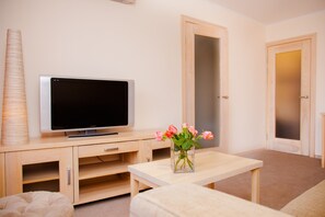 1 bedroom, minibar, desk, free WiFi