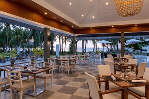 2 restaurants servant le petit déjeuner