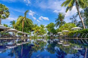 4 outdoor pools, open 8:00 AM to 8:00 PM, pool umbrellas, sun loungers