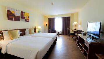 Deluxe Twin Room | Premium bedding, minibar, in-room safe, desk