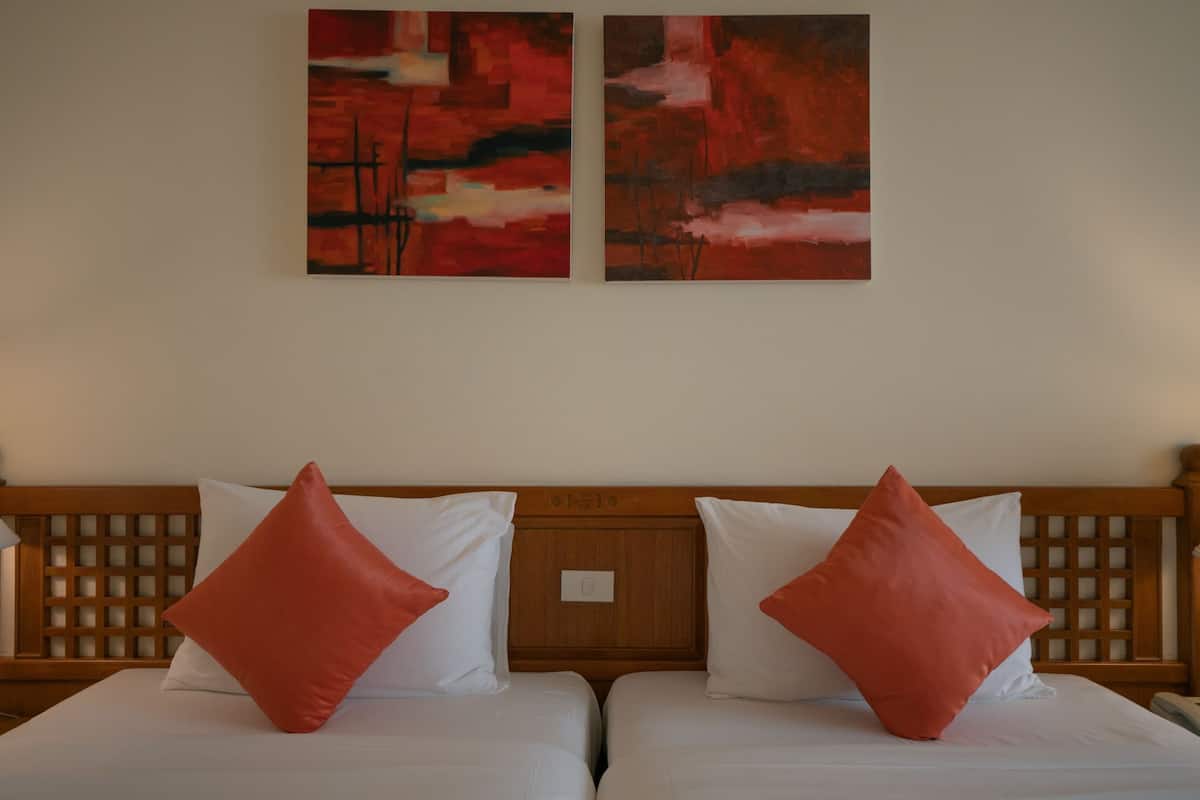 1 bedroom, premium bedding, minibar, in-room safe