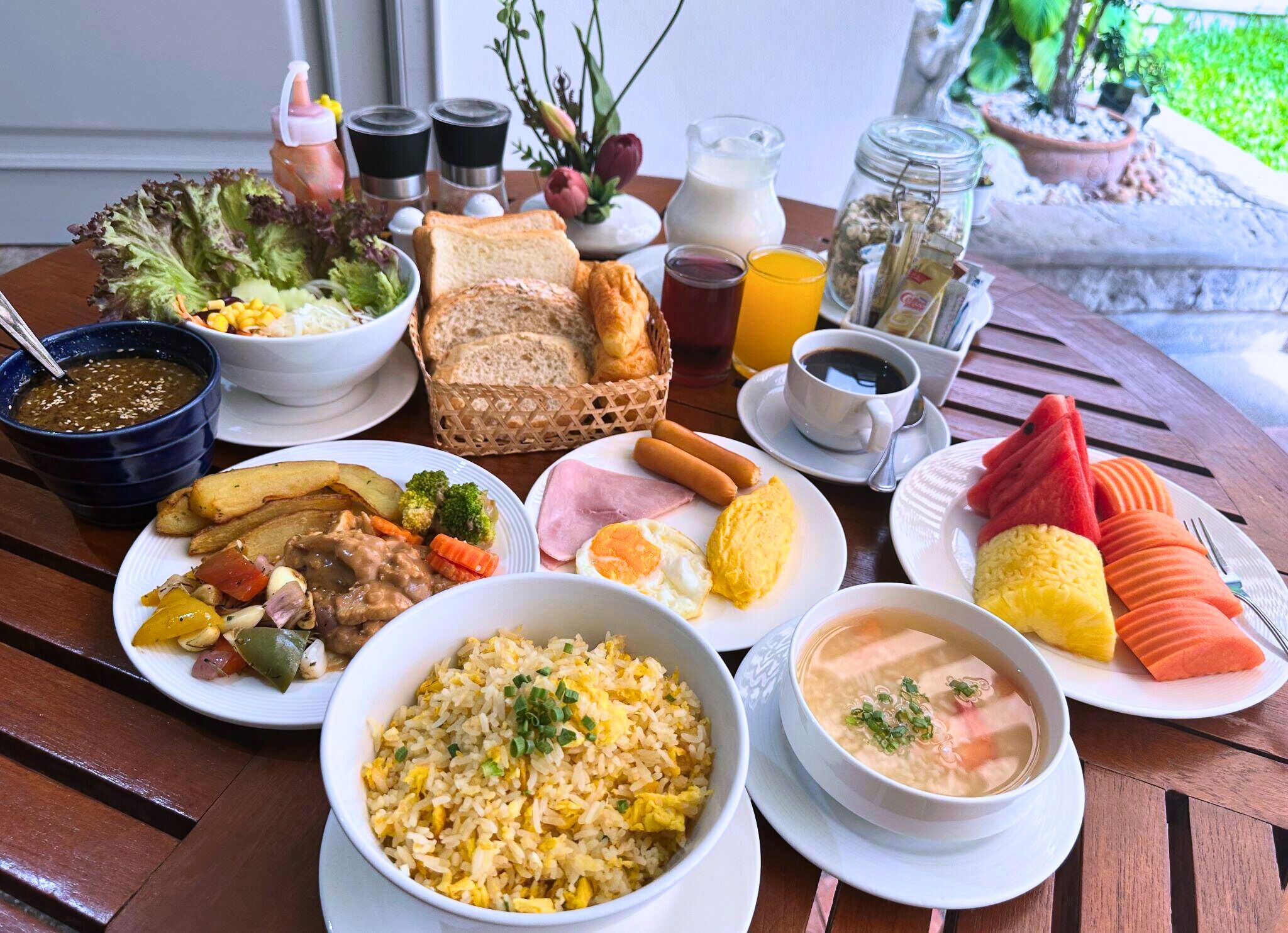 Tägliches Frühstücksbuffet (400 THB pro Person)