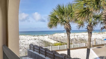 Pemandangan dari kamar