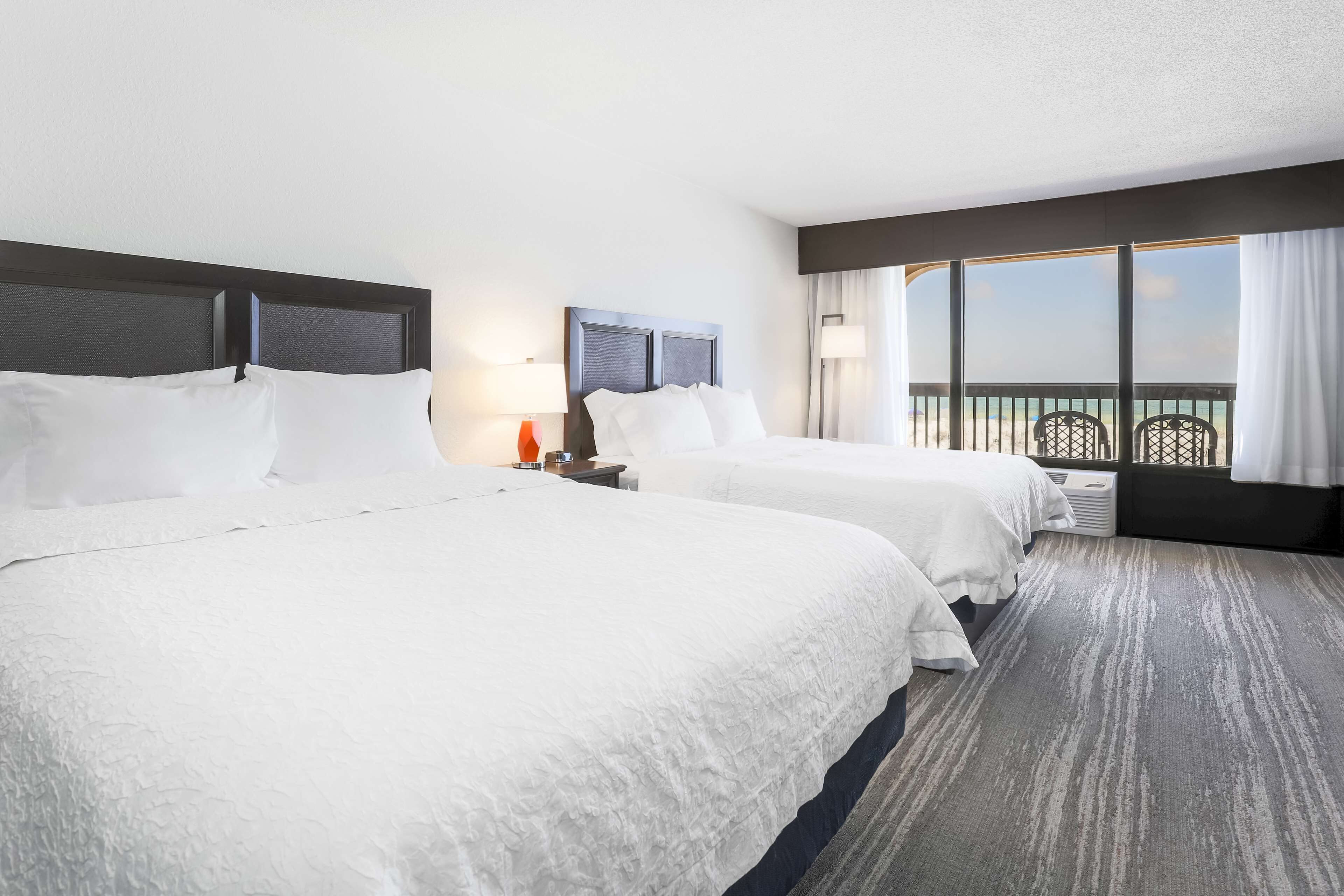 in-room safe, desk, laptop workspace, blackout curtains