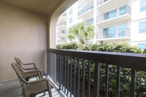 King, Standard Room, Non Smoking | View from room