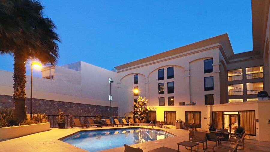 Hampton by Hilton Chihuahua