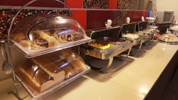 含每日吃到飽早餐
