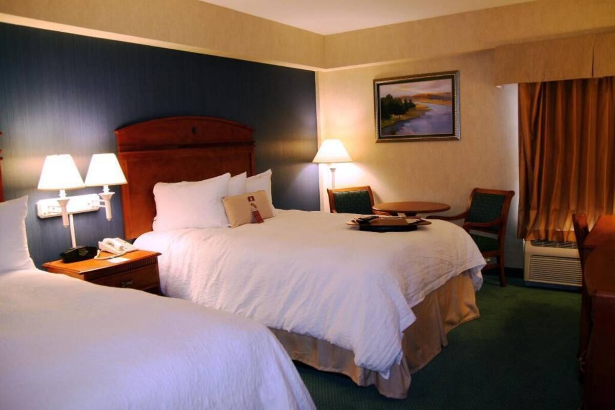 Premium bedding, in-room safe, desk, blackout curtains