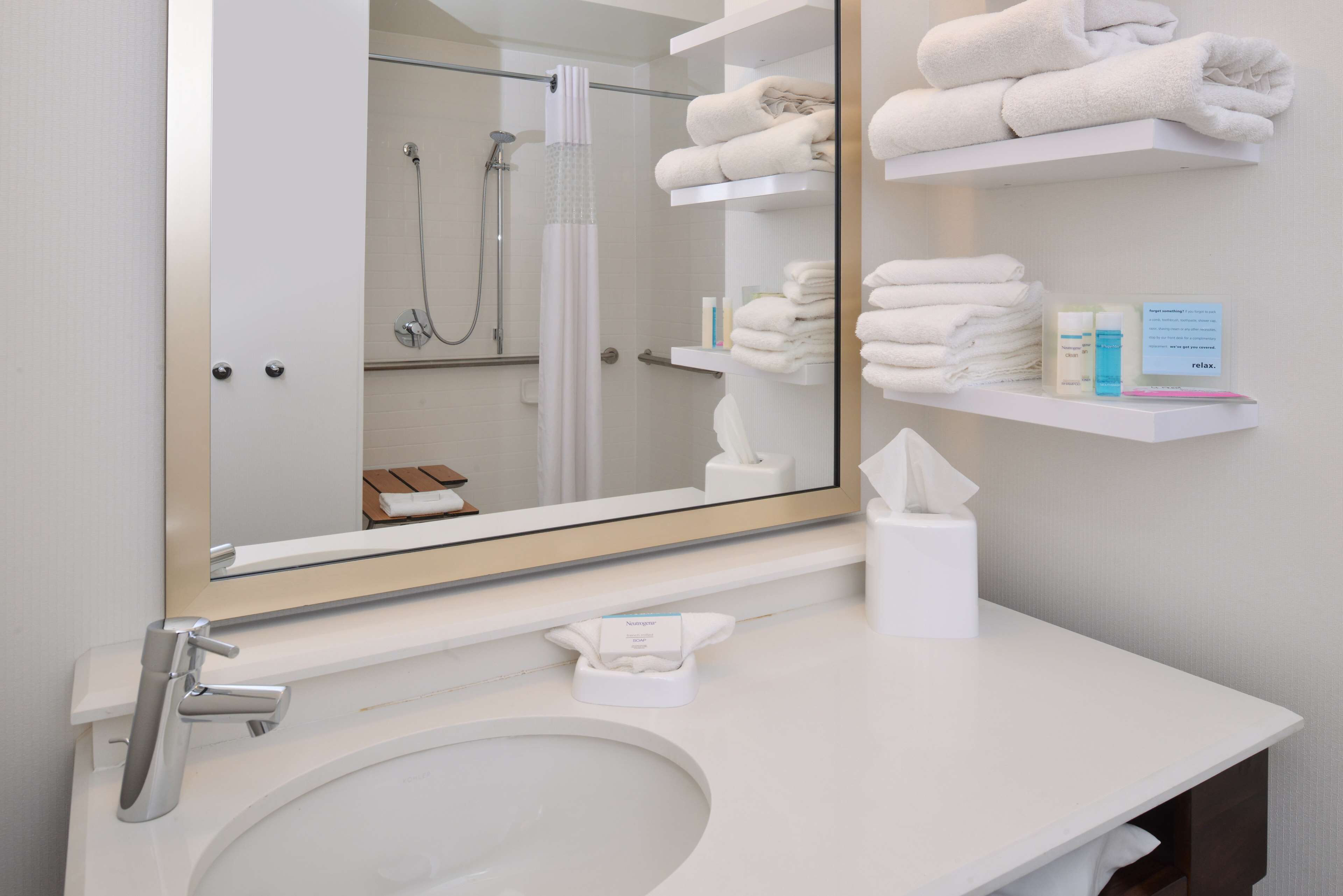 combined shower/bathtub, free toiletries, hair dryer, towels