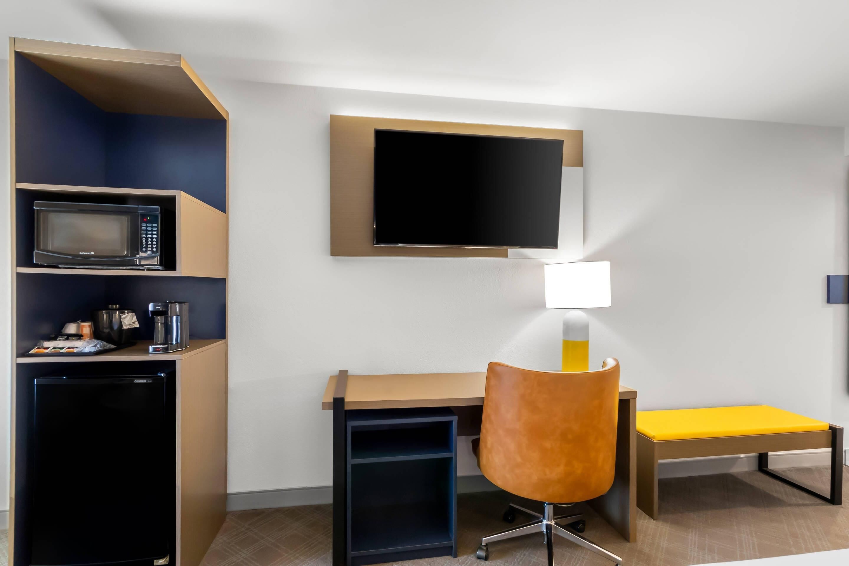 Desk, iron/ironing board, free WiFi, bed sheets