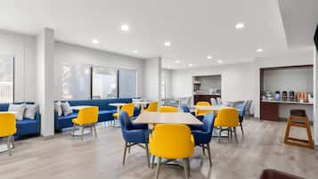 فطور مجهز للتنقل مجانًا يوميًا