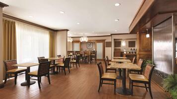 Desayuno para llevar incluido todos los días