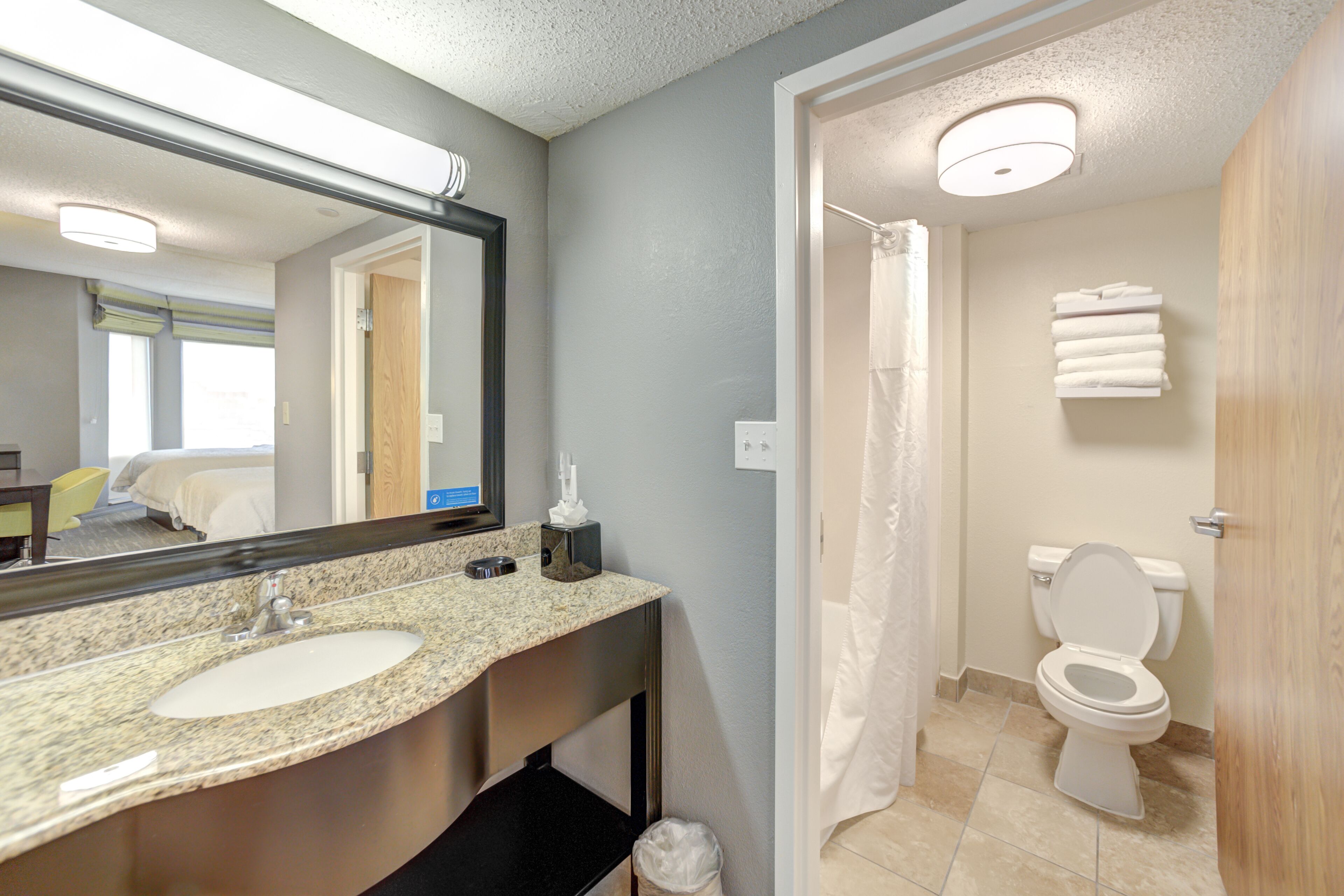 combined shower/bathtub, free toiletries, hair dryer, towels