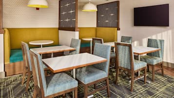 Colazione a buffet inclusa, servita tutte le mattine