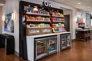 Snack bar - Hampton Inn Massillon (Massillon)