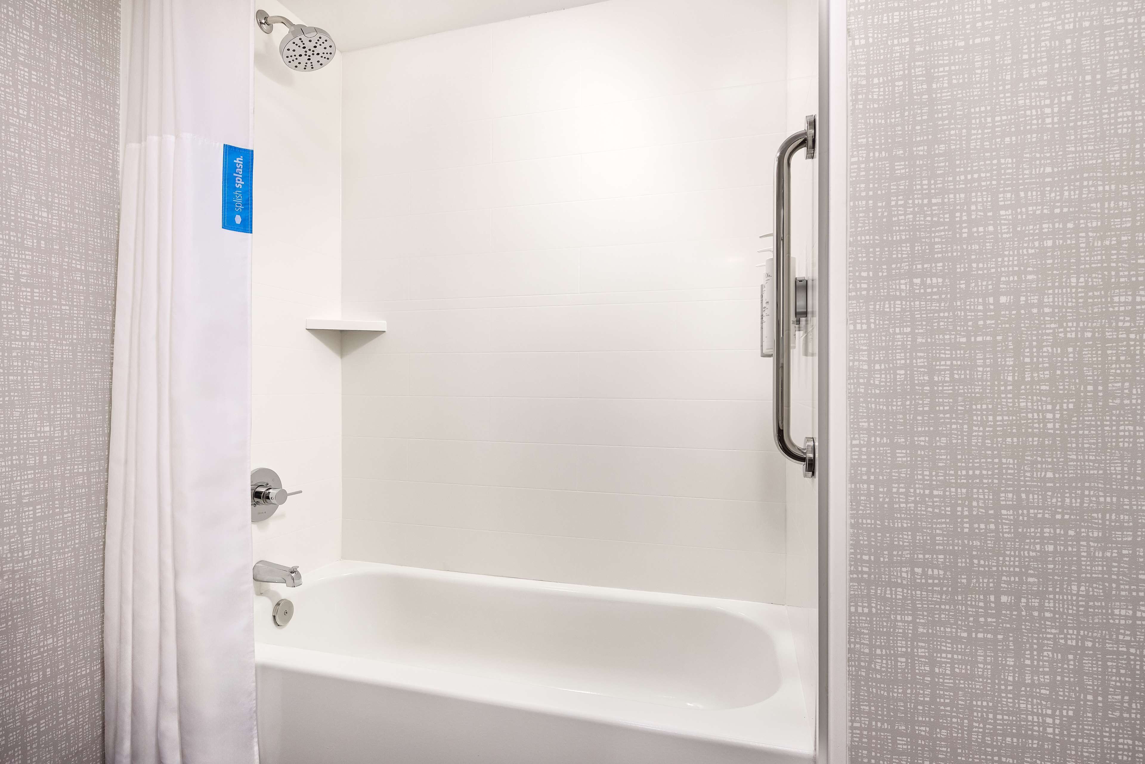 room, 2 queen beds, bathtub (bathtub) | bathroom | combined shower/bathtub, hair dryer, towels