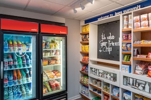 Snack bar - Hampton Inn Kansas City-Lee's Summit (Lee's Summit)