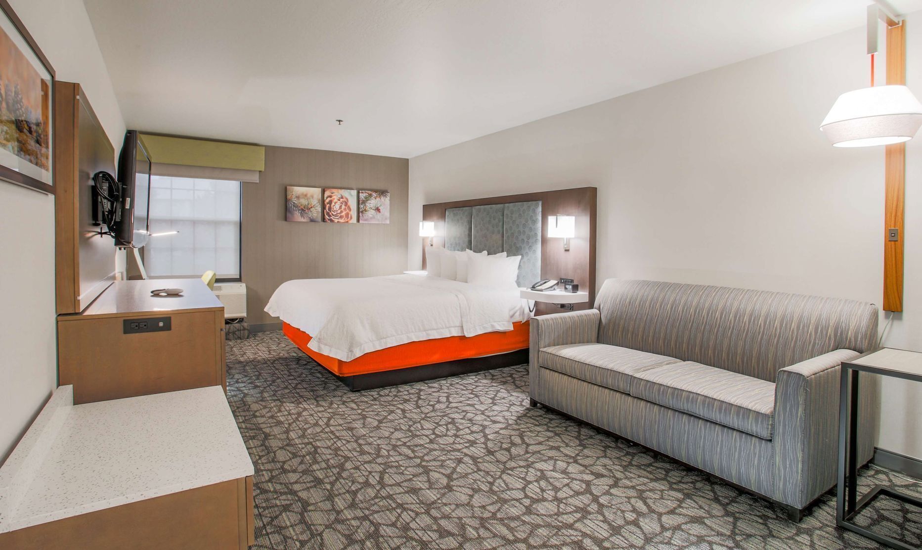 In-room safe, laptop workspace, iron/ironing board