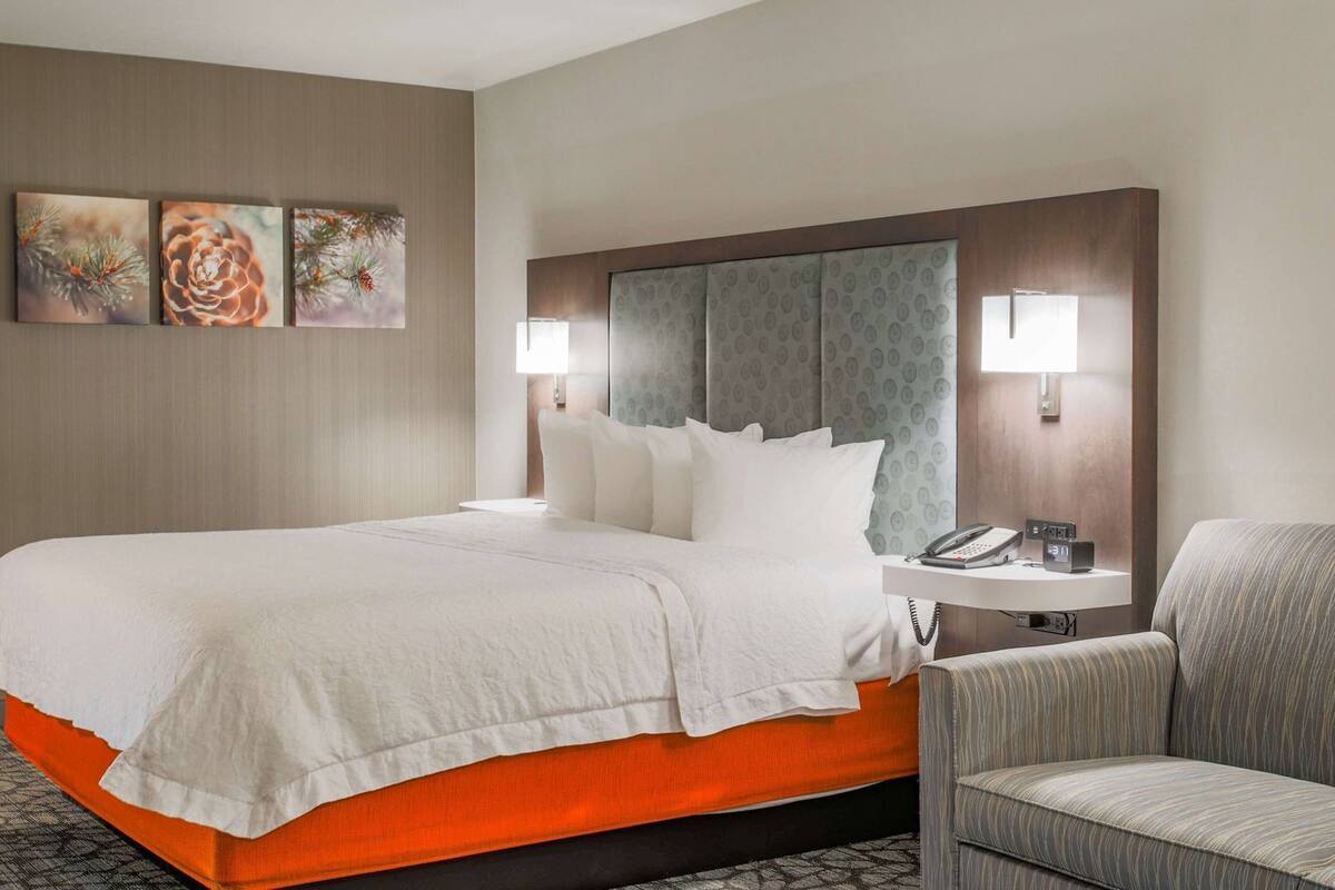 In-room safe, laptop workspace, iron/ironing board