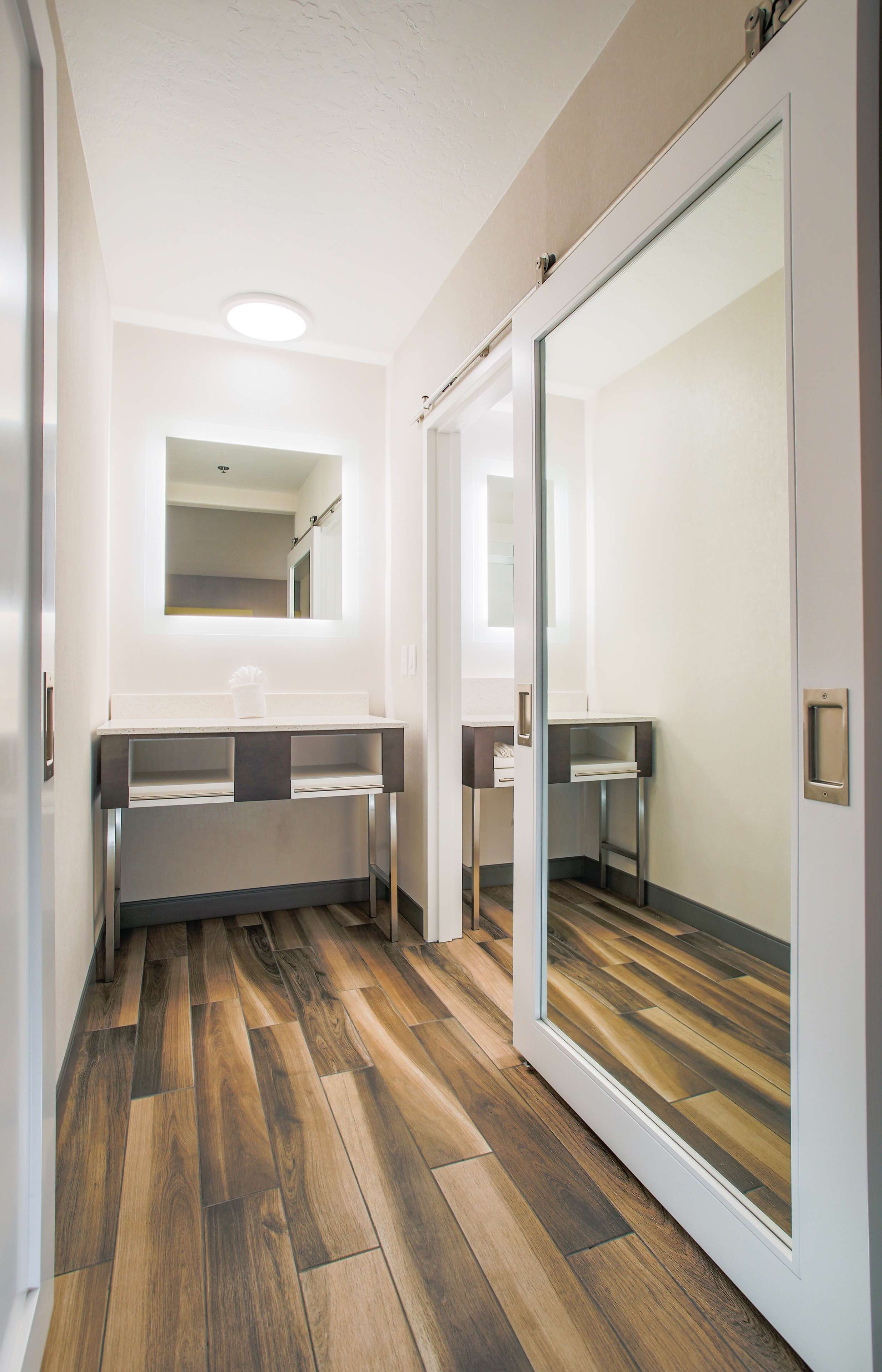 one bedroom suite, one king bed, non-smoking | bathroom | free toiletries, hair dryer, towels