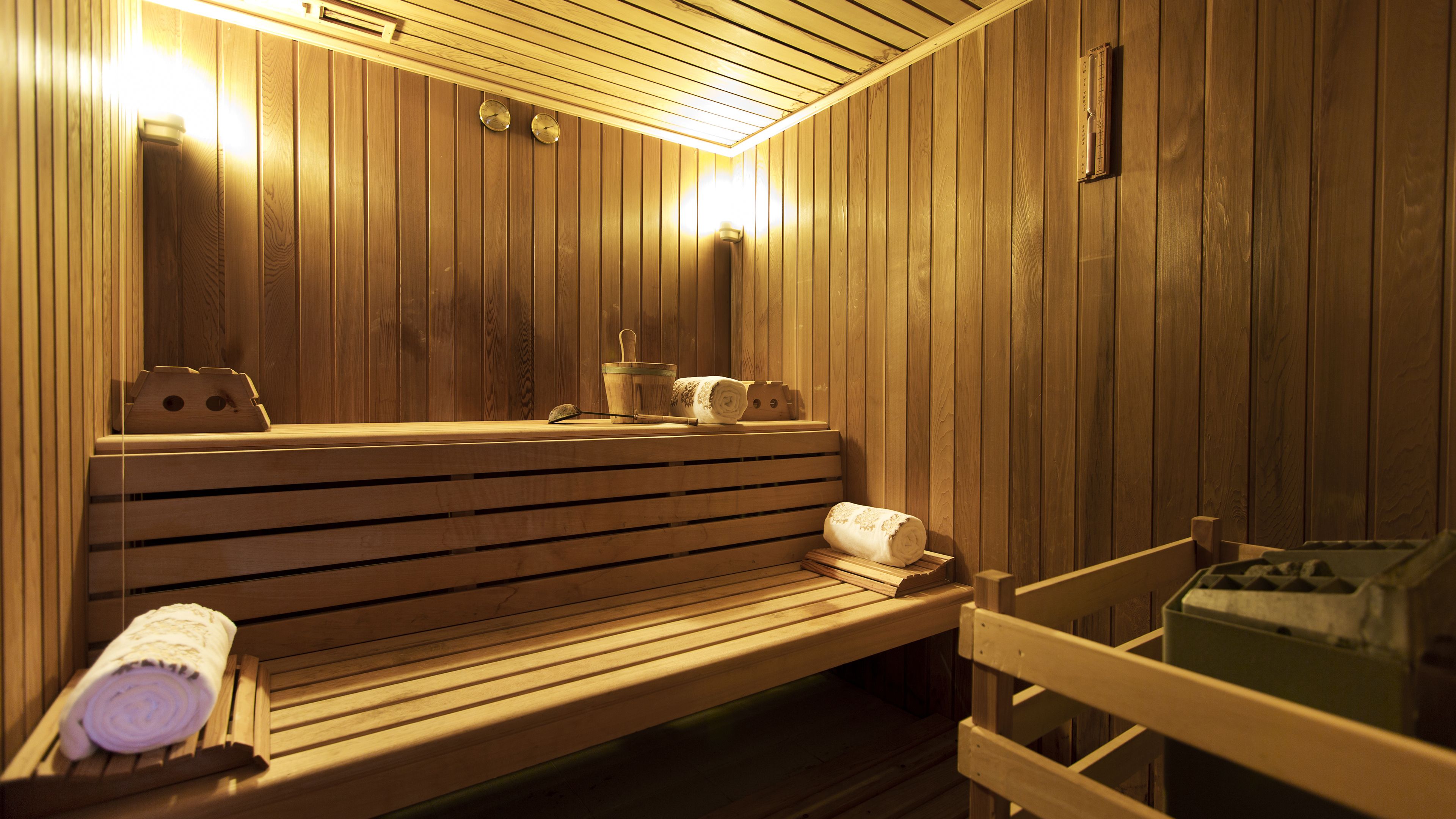 couples treatment room(s), body treatments, hydrotherapy, aromatherapy