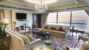 Ropa de cama de alta calidad, camas con pillow-top y minibar 