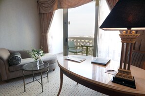 Premium bedding, pillowtop beds, minibar, in-room safe