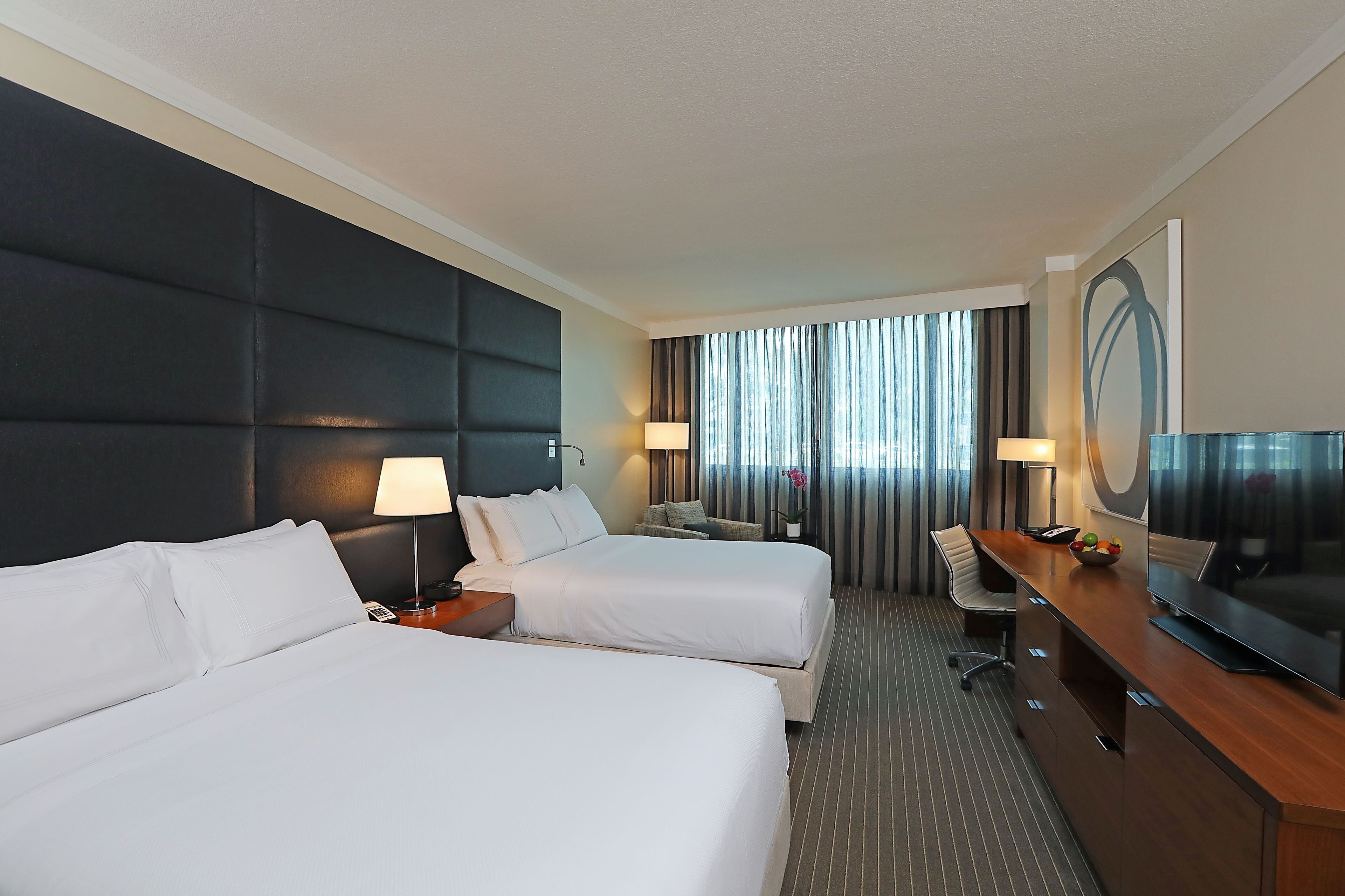 premium bedding, pillow-top beds, minibar, in-room safe