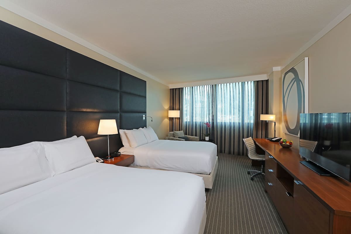 premium bedding, pillow-top beds, minibar, in-room safe