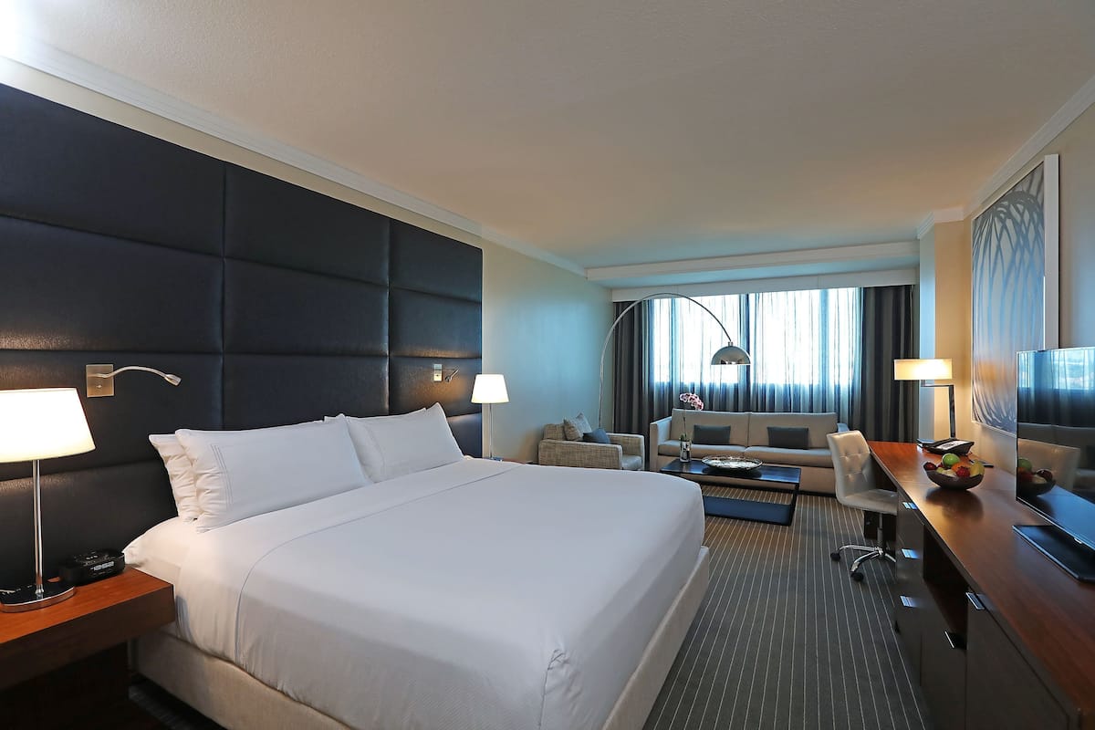 Ropa de cama de alta calidad, camas con pillow-top y minibar