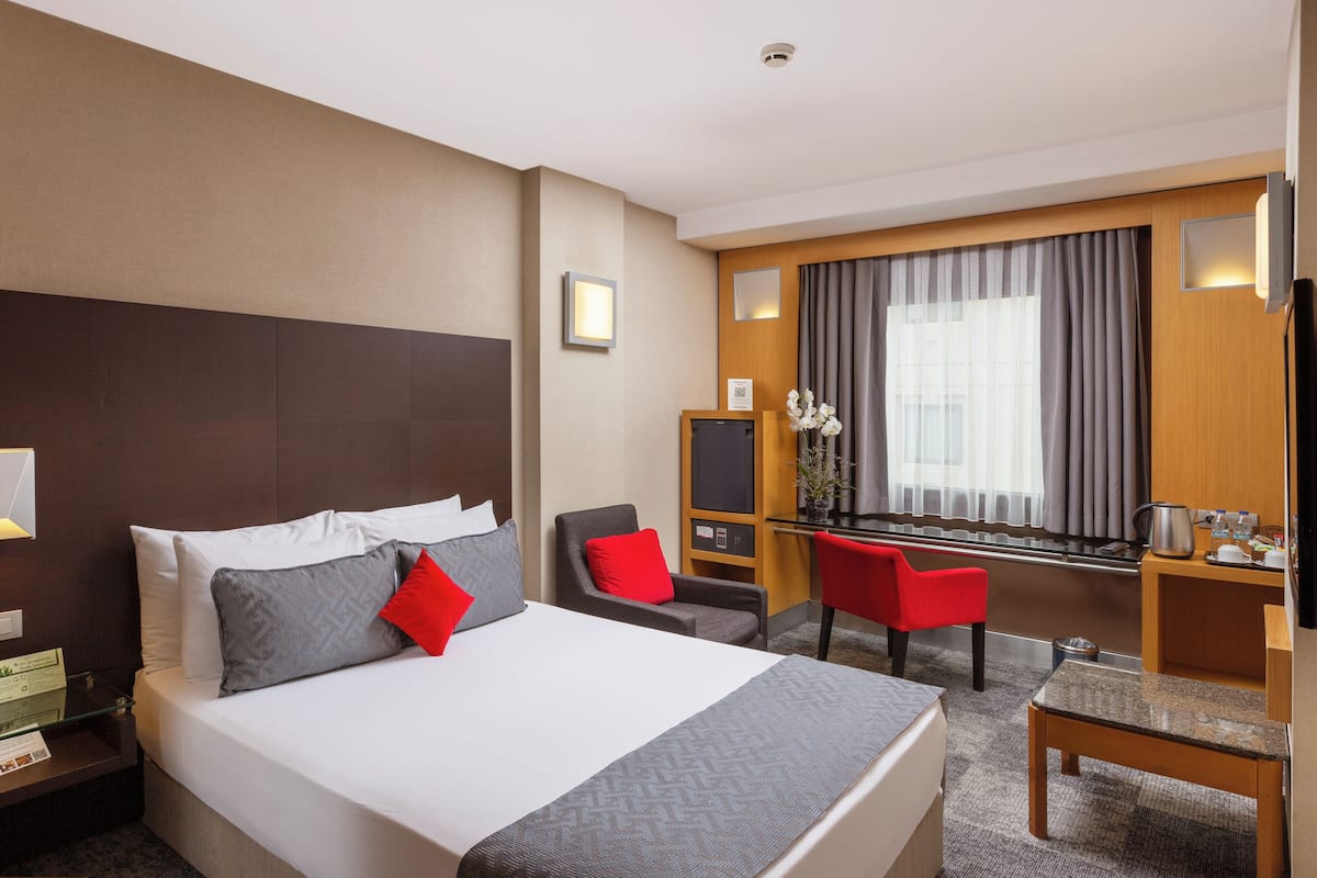 Superior Room | 1 bedroom, premium bedding, minibar, in-room safe