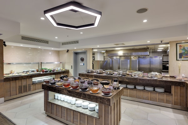 Dagelijks ontbijtbuffet (TRY 390 per persoon)