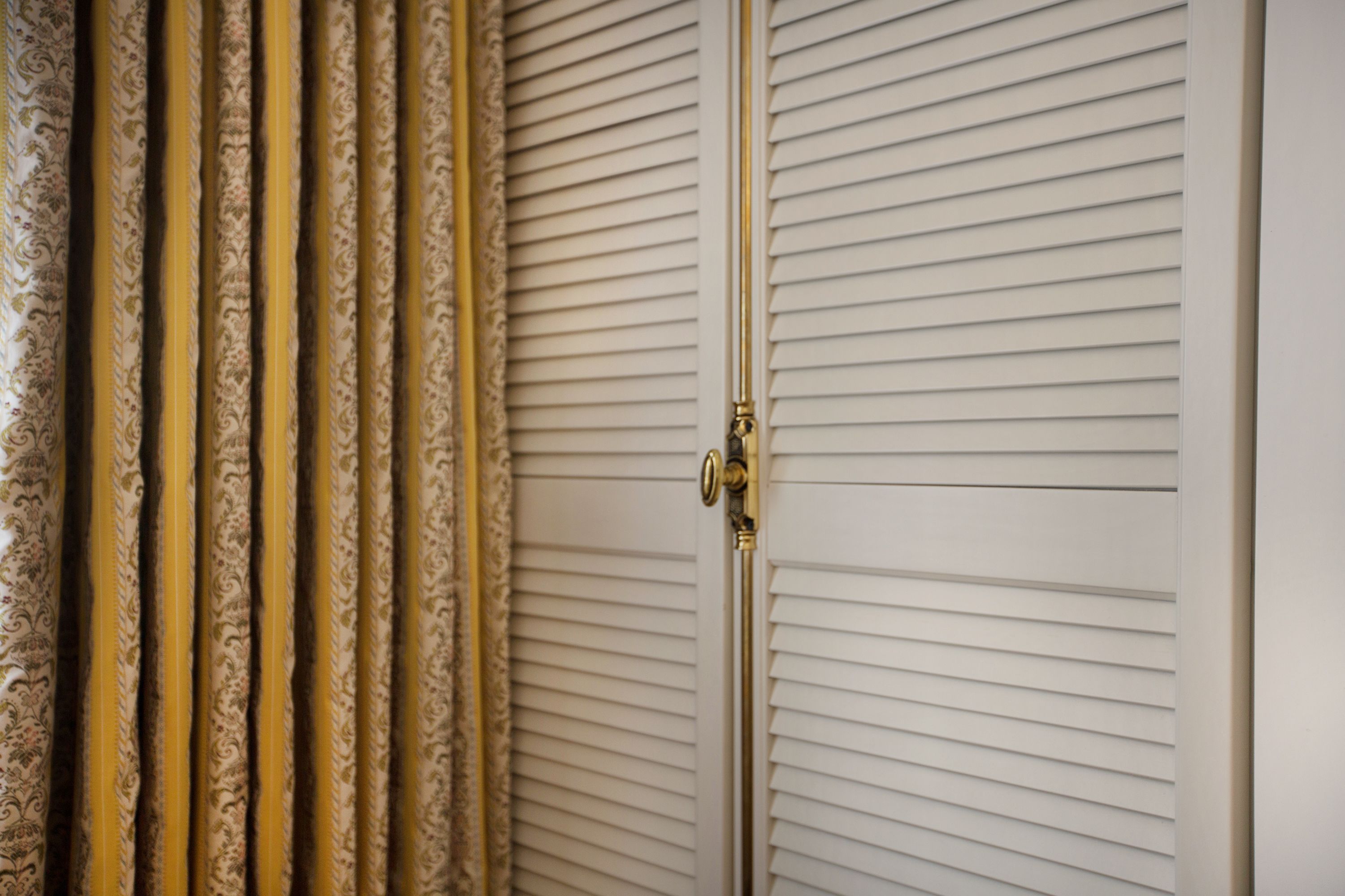 shower, rainfall showerhead, free toiletries, hair dryer