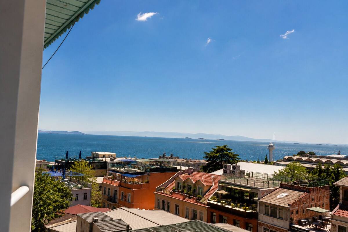 Superior Double Room, Sea View | Premium bedding, minibar, in-room safe, desk