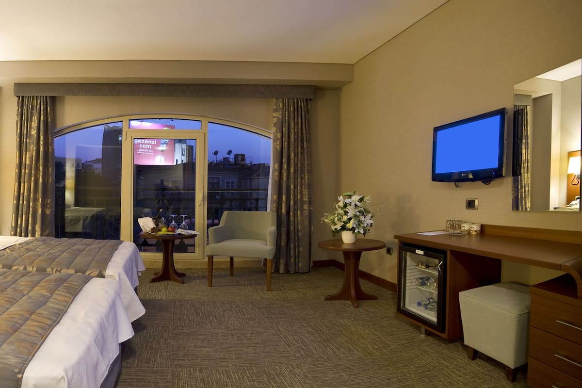 Double Room, Connecting Rooms