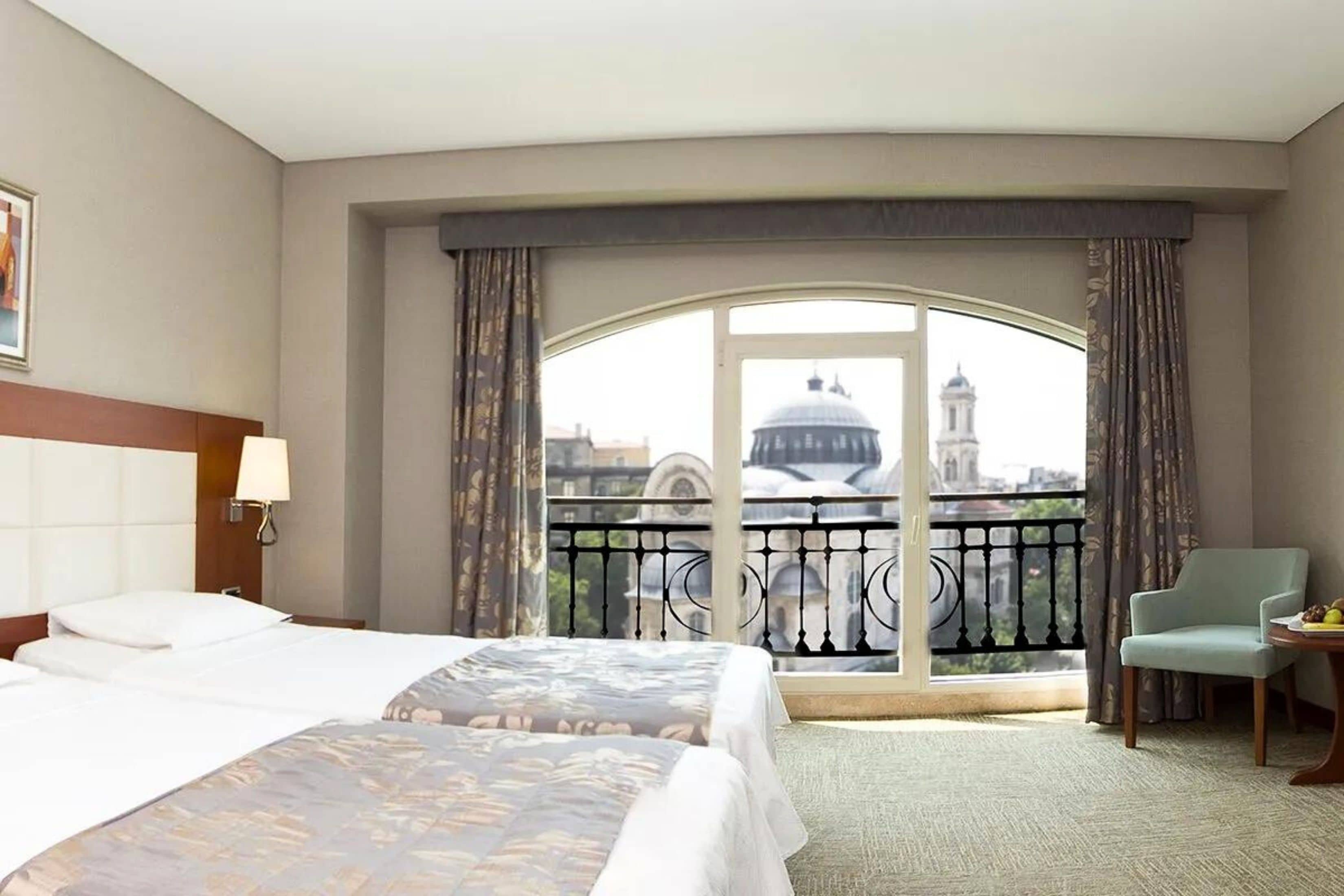 Double Room, Connecting Rooms | In-room safe, blackout drapes, soundproofing, free WiFi