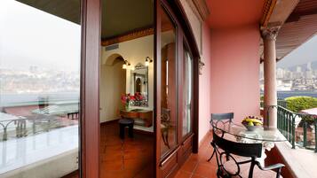 Deluxe Room With Sea View | Balcón