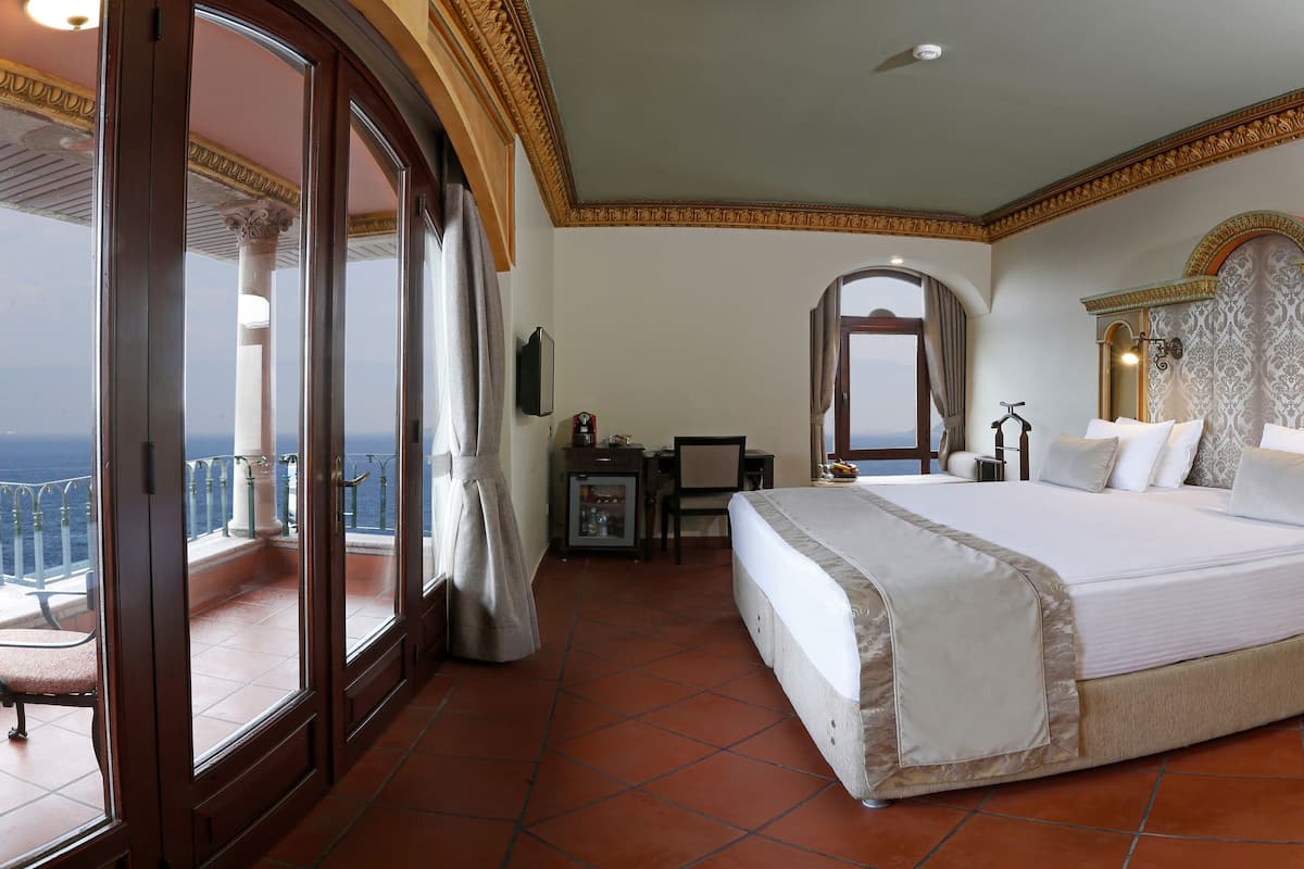 Deluxe Room With Sea View | Vista del balcón