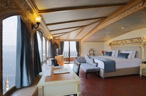 Junior Suite Room | Minibar, in-room safe, desk, soundproofing - Sultanahmet Palace Hotel - Special Class (Istanbul)