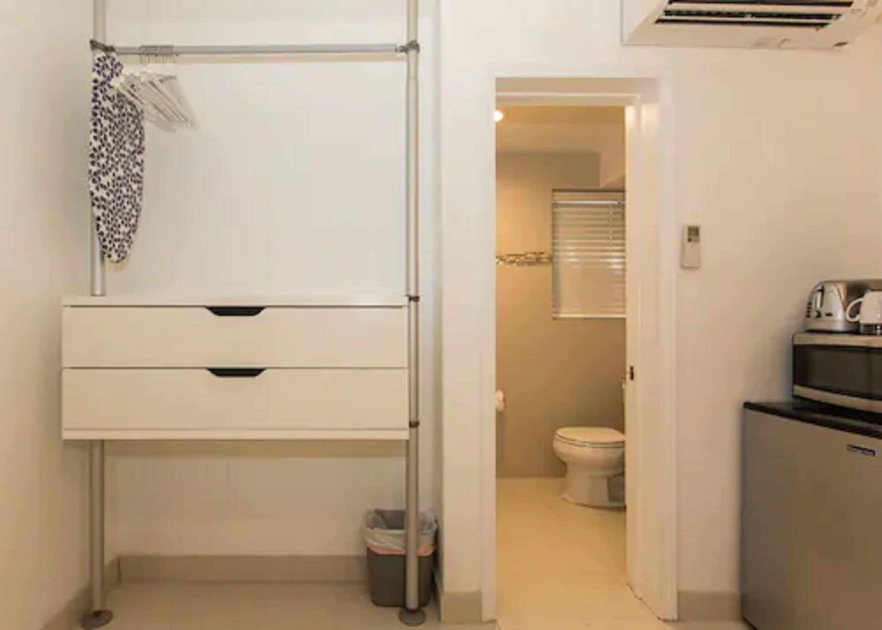 room, 1 double bed, non smoking (single) | in-room safe, soundproofing, free wifi, bed sheets