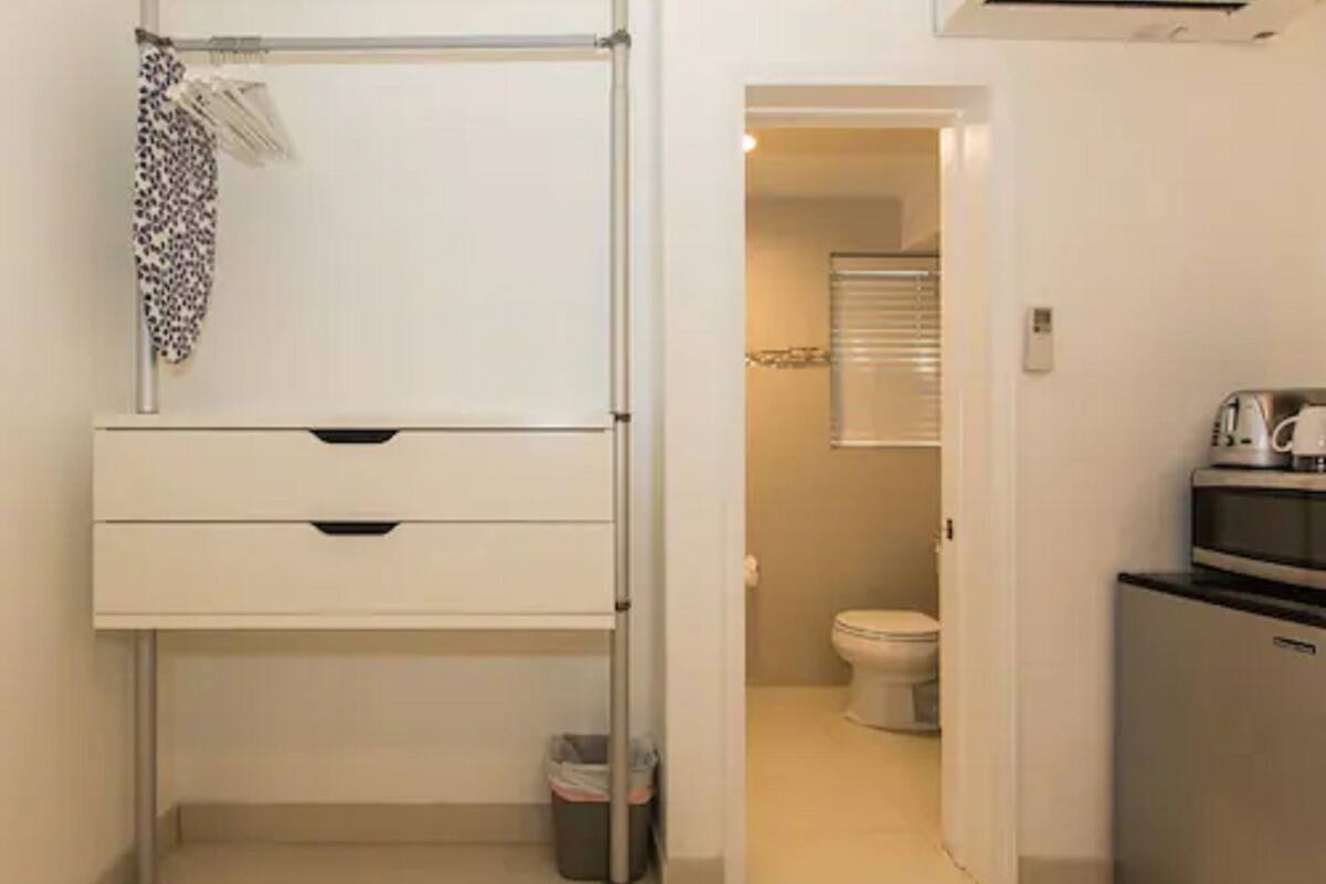 room, 1 double bed, non smoking (single) | in-room safe, soundproofing, free wifi, bed sheets