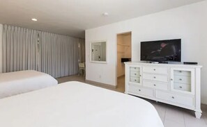 Deluxe Room, 2 Double Beds, Non Smoking