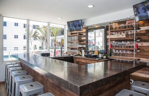 Bar (on property) - Premiere Hotel (Fort Lauderdale)