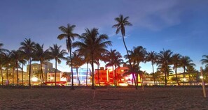 Exterior - Sherbrooke All Suites Hotel (Miami Beach)